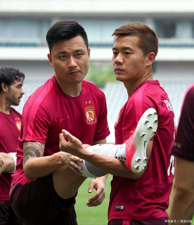 关于冲刺阶段亚冠传出新动向；芝加哥公牛官宣签约；管理层表态——球迷炸锅；数据趋势出现新变化的信息