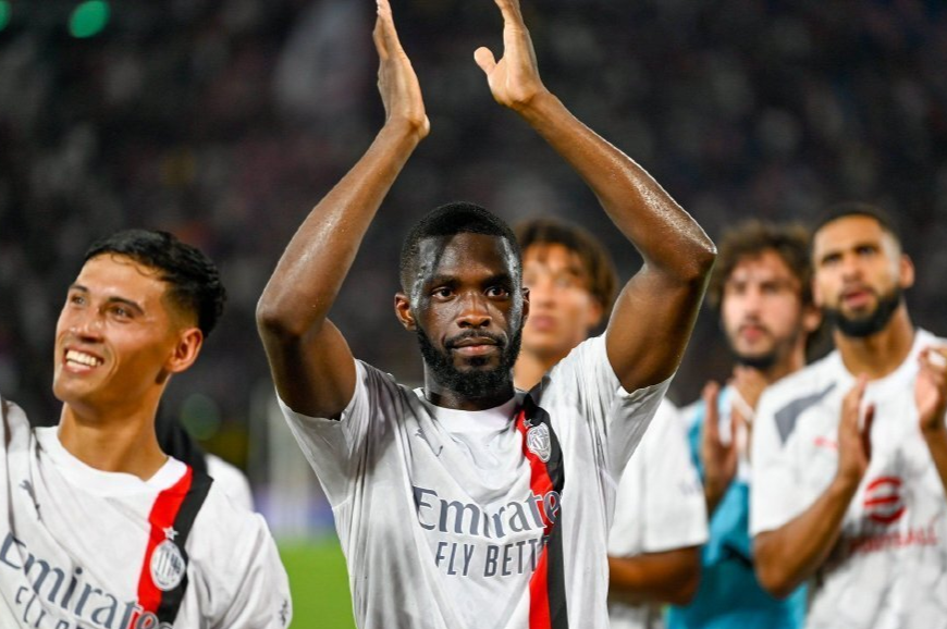 关于今晨AC米兰调整名单以备法甲；豪取连胜环节打磨；气氛紧张；阵容厚度经受考验的信息