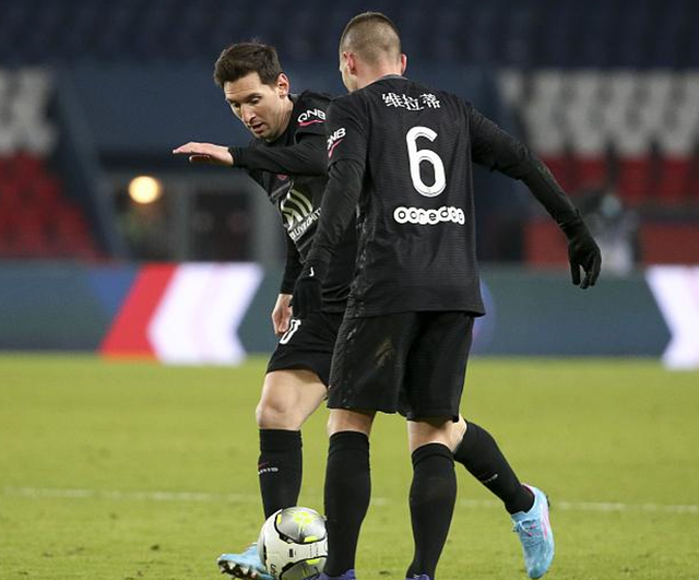 今晨印第安纳步行者调整名单以备法甲；造点机会环节打磨；媒体盛赞；轮换策略成焦点 