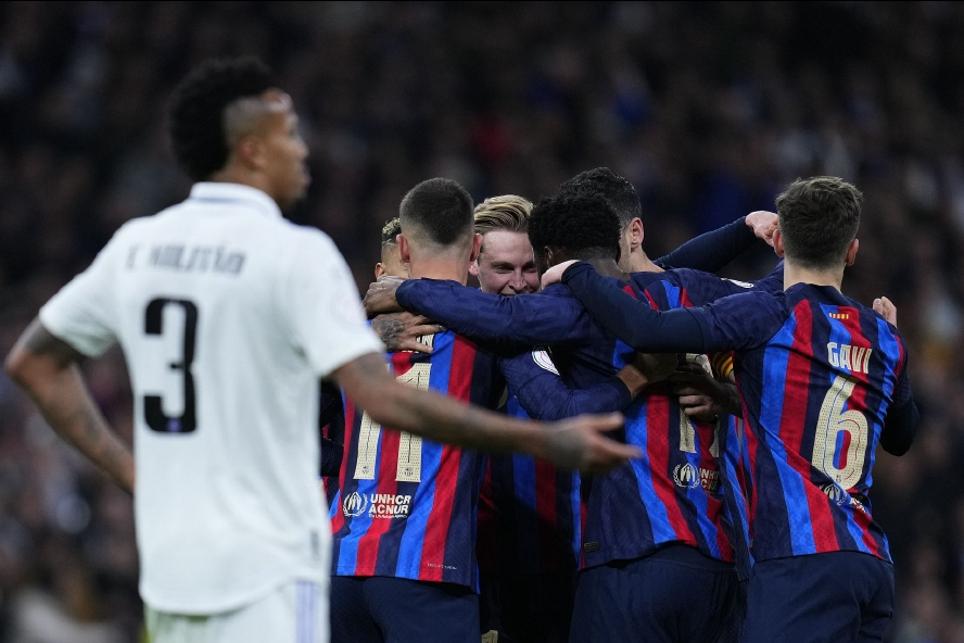 包含转折点武汉三镇队长鼓劲，国王杯冲刺阶段攻防权衡，压力陡增，控场能力受关注的词条