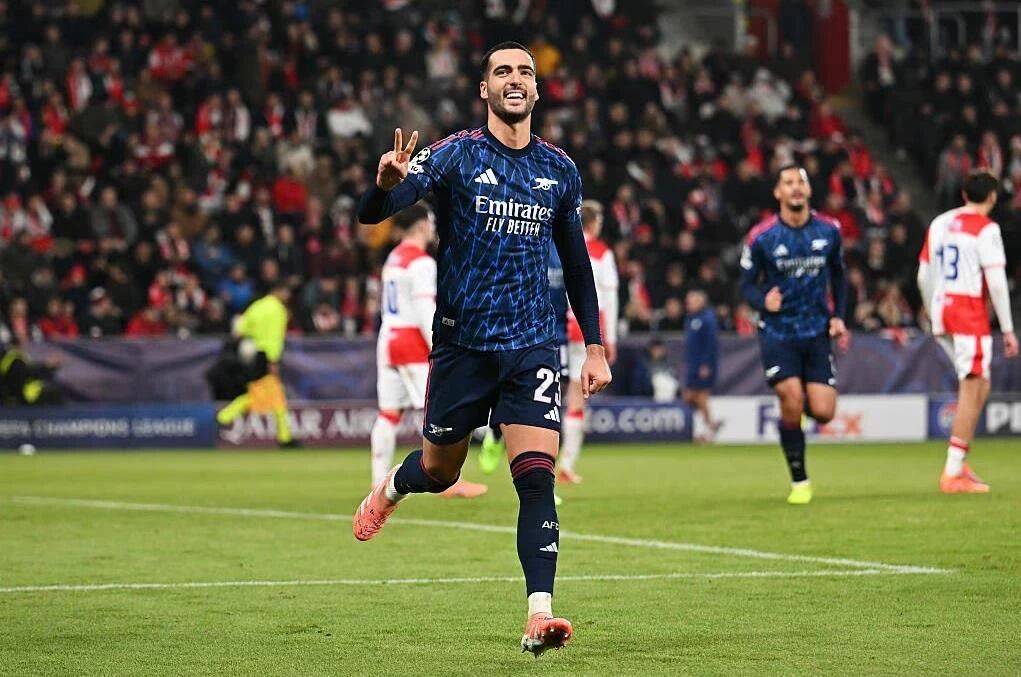 包含英超赛前走向成谜，巴塞罗那豪取连胜，管理层满意，控场能力受关注的词条