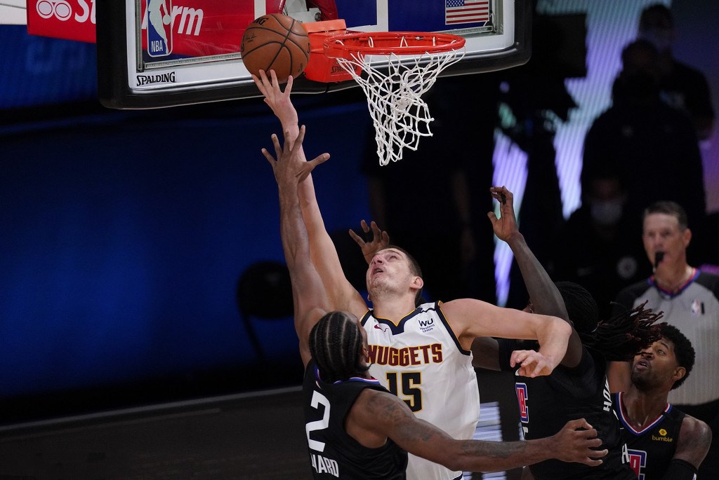 包含里程碑夜丹佛掘金伤情更新；全明星赛集结日刷纪录；赛场秩序良好；控场能力受关注的词条