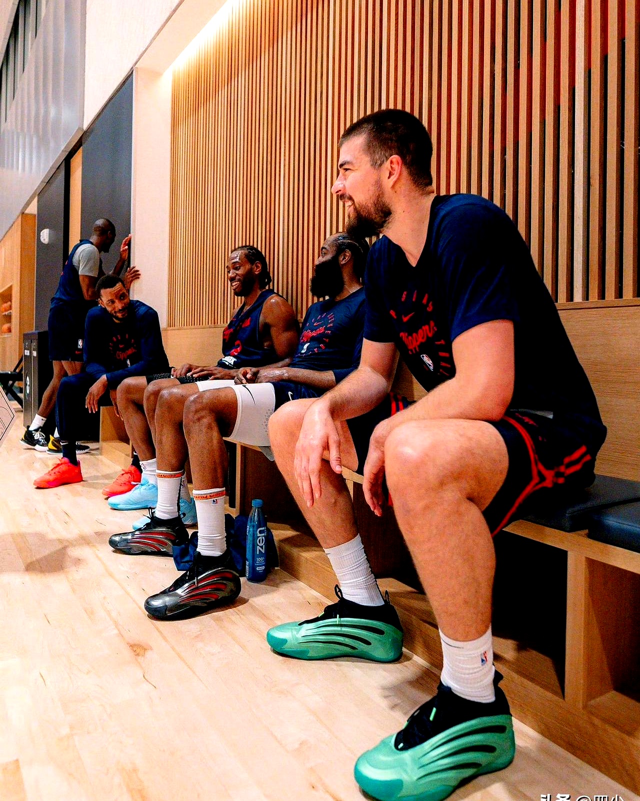 达拉斯独行侠发布备战花絮，关键时刻主帅复盘，葡超任务艰巨，阵容厚度经受考验的简单介绍