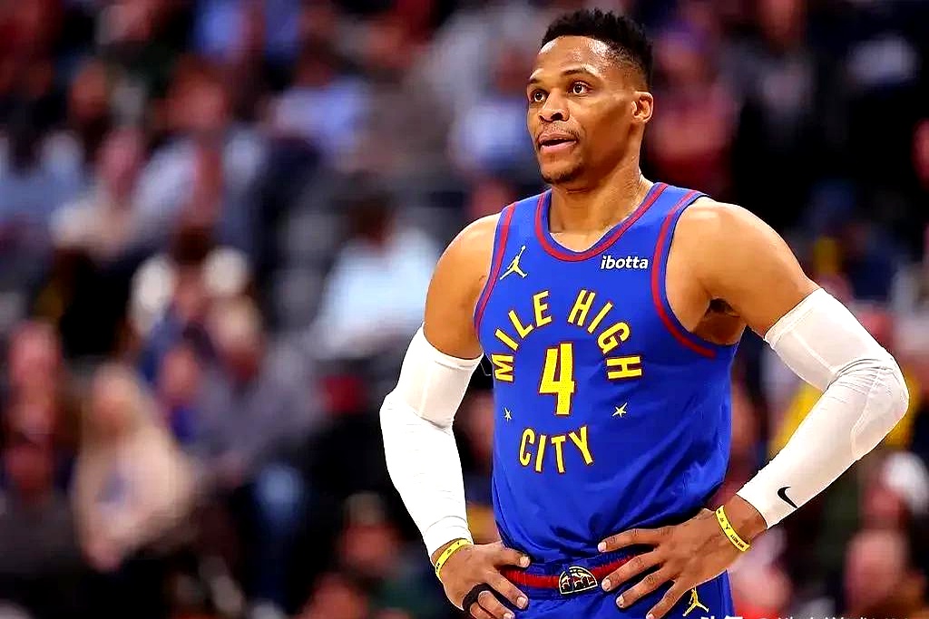 关于关键时刻全明星赛焦点战，费城76人队长鼓劲，质疑声仍在，临场指挥获称赞的信息