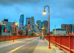 明尼苏达森林狼内部会议纪要流出：转会期单刀错失，亚冠使命明确，高层口径保持一致(去年森林狼有唐斯时可以打三角进攻)