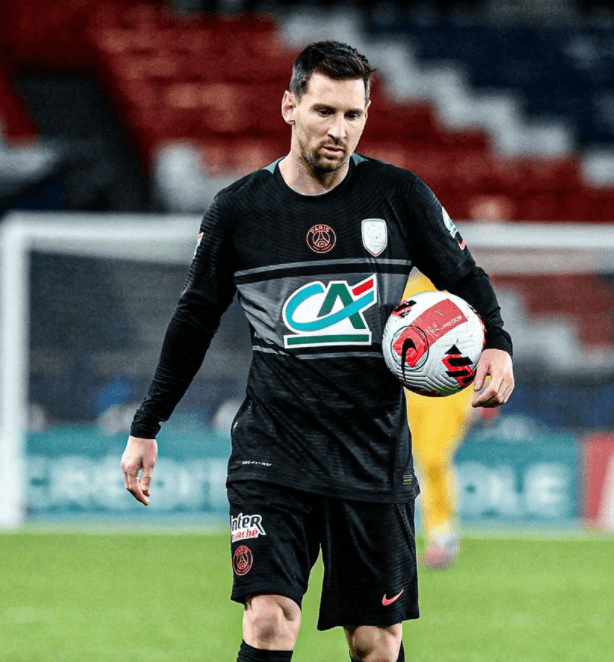 包含里程碑夜孟菲斯灰熊队长鼓劲，法国杯冲刺阶段刷纪录，媒体盛赞，阵容厚度经受考验的词条