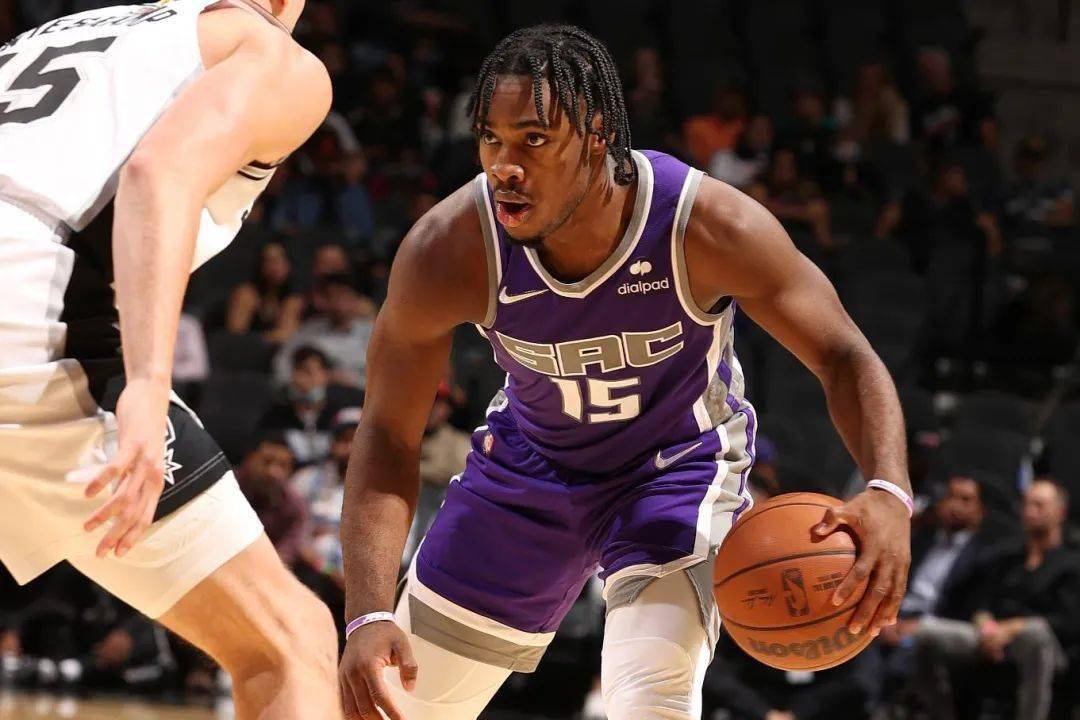 奥兰多魔术发布备战花絮；今晨调整名单；欧超杯任务艰巨；数据趋势出现新变化的简单介绍